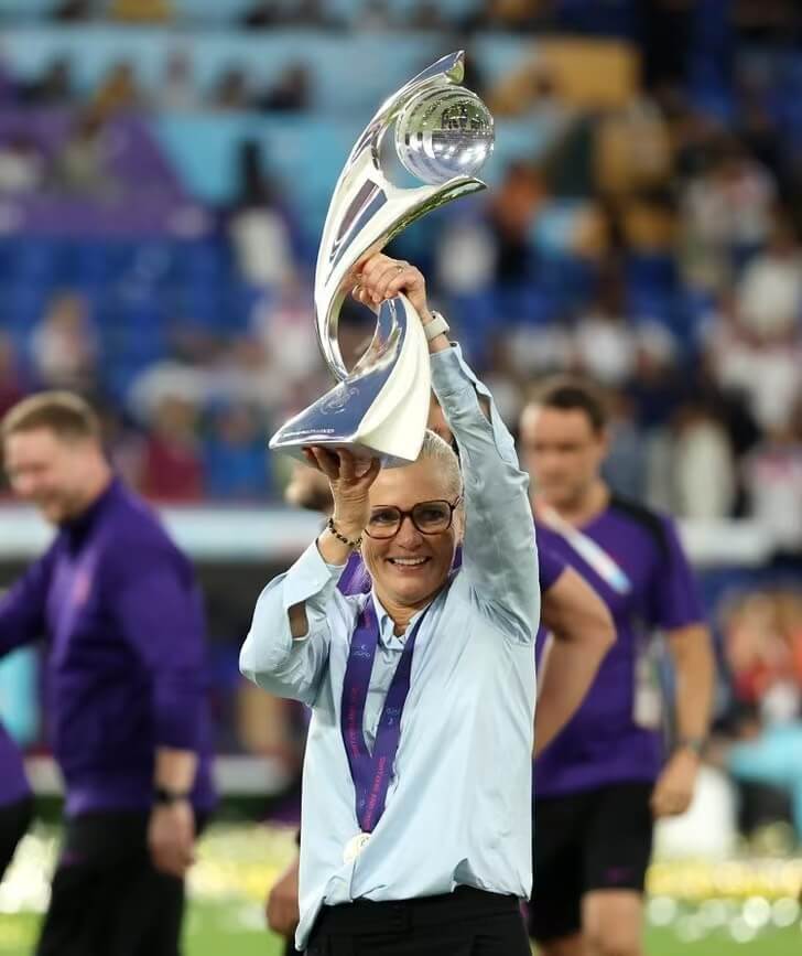 Den legendariske reisen til kvinnefotballtrener Sarina Wigman